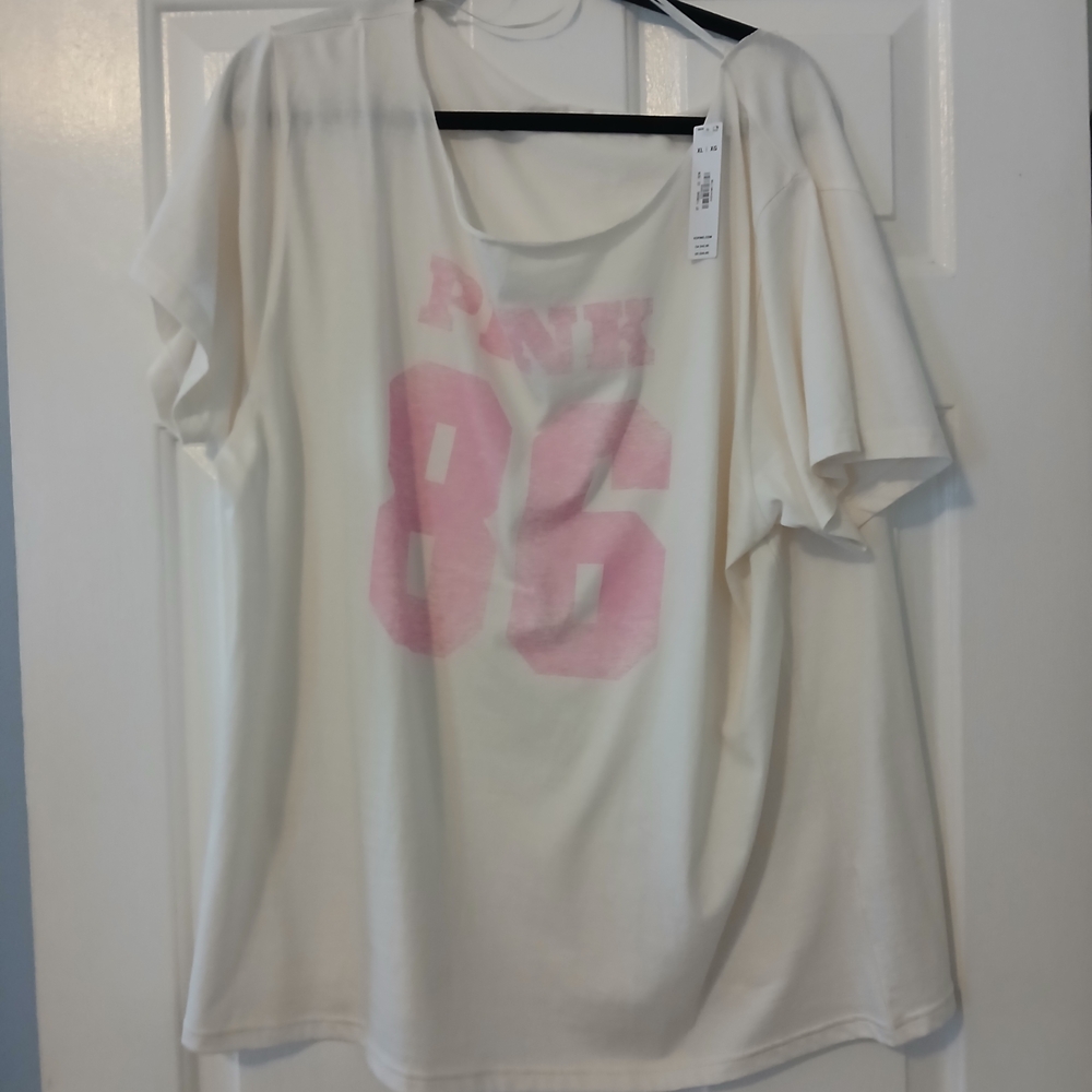 PINK Victoria's Secret White Short Sleeve Tee with Pink '86' Graphic